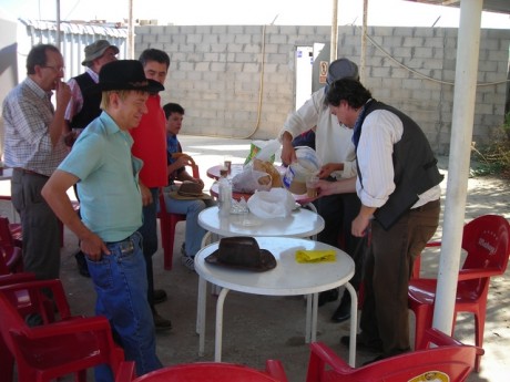 Señores hay que preparar la próxima tirada, este año estamos parcos en  comilonas, así que si os parece 150