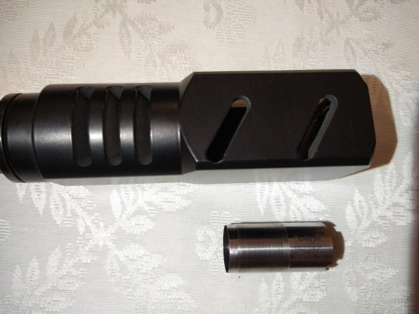 Vendo UTAS XTR-12, cañón de 51 cm. Preparada para IPSC en casa puntos. Tiene rosca para chokes. Se entrega 02