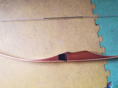 Vendo longbow de la marca Ragim, modelo Fox Custom,de 35#@62". Esta en perfecto estado y con pocas 01