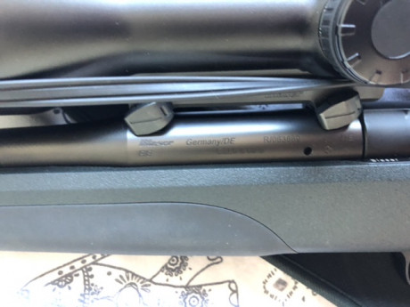Vendo este rifle blaser r8 profesional cargador extraible en 8x68s.el rifle tiene 5 años pero está como 00