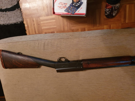 Hola, un amigo me pide que ponga en venta una repetidora antigua pero en buen estado marca browning del 01