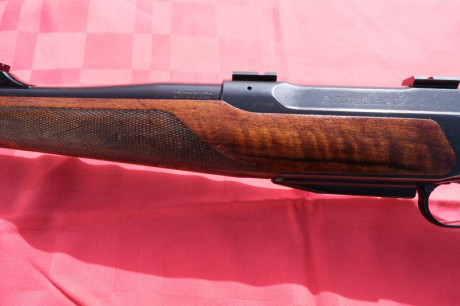 Sauer 202 Cerrojo 
7mm RM
Año: no se comprado segunda mano
Con maletin orginal
La culata lleva marcas 01
