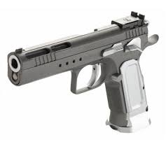Hola a todos, escribo este tema por que tengo muchas dudas sobre el arma que comprarme. Mi intención es 101