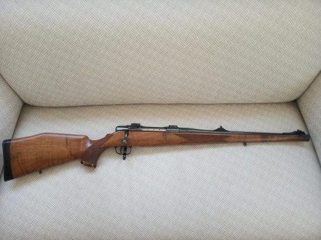 Hola 
Vendo este rifle con las bases Apel incluidas por 1.800€, no negociables. Estado impoluto.
Peferible 02