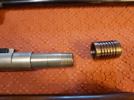Hola. Vendo esta escopeta calibre 12.
69 cm de cañon con punto de mira de fibra roja
Polichokes internos 12