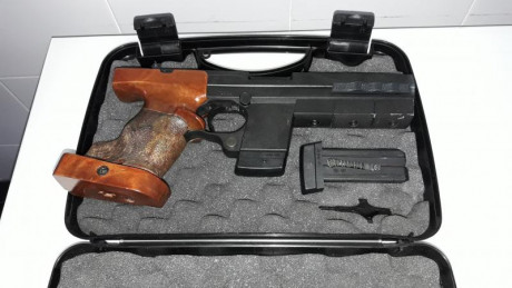 Pistola Hammerli modelo 280 en calibre 22 lr en muy buen estado , talla de la cacha mediana , no interesan 02