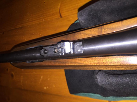 Buenos días.

Vendo Remington 750 Woodmaster calibre 30-06 con dos cargadores ( 2 y 4 cartuchos) , alza 00