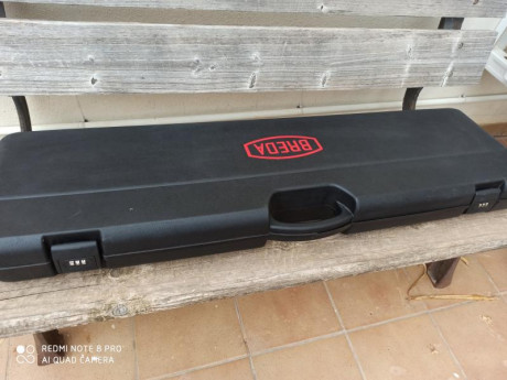 Vendo por no usar. Esta nueva.La mas alta de gama, la azul. 
1050 eur puesta en destino.La escopeta se 00
