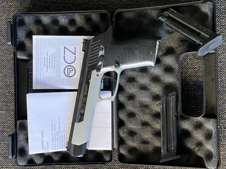 Vendida.  pistola CZ 122 SPORT Cal. 22 LR, perfecta para iniciarse en el tiro deportivo.
Con dos cargadores 01