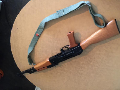 Hola vendo AK 47 civil marca feg en un estado excelente con mucho sueño extras y consumibles si se recoge 02