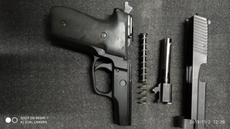 Se vende pistola Sig Sauer P228 de segunda mano en muy buen estado. Poco uso. Calibre 9mm parabellum. 01
