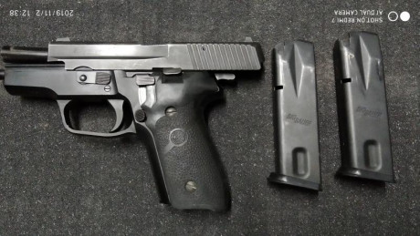 (Mensaje continuación del anterior con el mismo titulo)
Adjunto mas imágenes sobre la pistola Sig Sauer 01