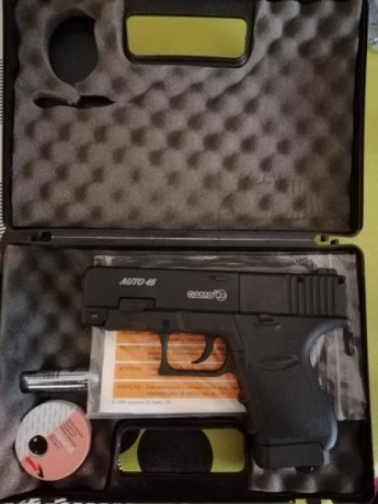 Vendo pistola CO2 GAMO AUTO 45, en muy bue estado, con su estuche y manuales, solo venta, el precio incluye 01