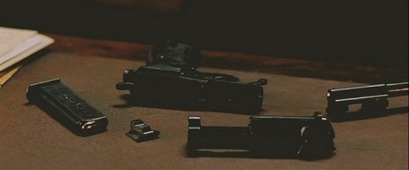 Compañeros,

En vista de las ganas de algunos (Elcafe, Wilcow, Vrakk, etc) por adivinar armas de películas 100