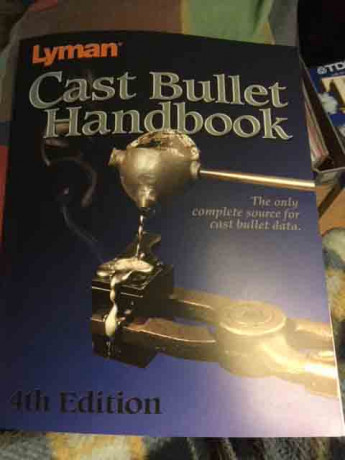 Se ofrecen dos libros nuevos, se venden por regalo duplicado 
- Paper Patched Bullets
- Cast Bullet Handbook 00