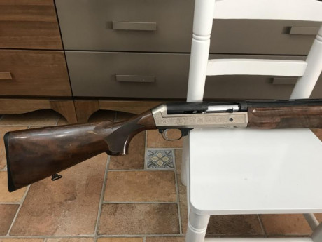 Escopeta semiautomática de caza con polichoques de 2,3,4 y 5 estrellas.
Precio 450€ 
Contacto whatsapp: 01