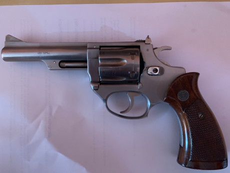 Vendo este impecable revolver del 38 spl inox.
caja original.
El revolver esta en Girona
precio 250.
comunicar 00