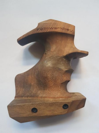 Vendo cacha para pistola Feinwerkbau P8X  talla M 01