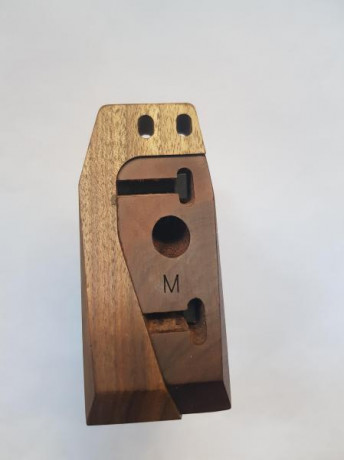 Vendo cacha para pistola Feinwerkbau P8X  talla M 00