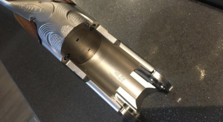 Se vende escopeta BERETTA 686 E TRAP 76cm de cañon con *-** estrellas fijas, bien cuidada y con pocos 00