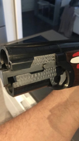 Se vende escopeta BERETTA 686 E TRAP 76cm de cañon con *-** estrellas fijas, bien cuidada y con pocos 21