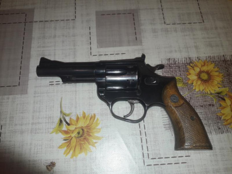 Buenas vendo revolver astra 960 cal 38 pertenecio a la policía local por lo que esteticamente presenta 01