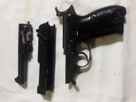 Pistola Walther P 38 (acero) con marcajes alemanes II guerra mundial
Calibre 9 mm parabellum.
Ciudad donde 21