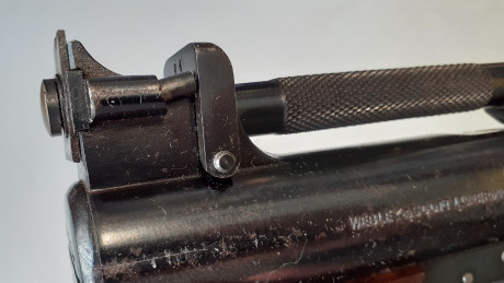 Buenos días.
Vendo pistola Webley Scott , calibre 4,5 cañón estriado, funciona perfectamente, es de los 10