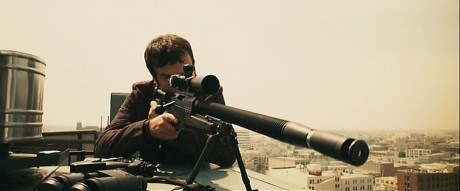 Compañeros,

En vista de las ganas de algunos (Elcafe, Wilcow, Vrakk, etc) por adivinar armas de películas 80