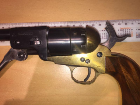 EL PRECIO PASA A SER DE 300 EUROS

Se vende revolver de avancarga UBERTI replica Confederation Army modelo 21