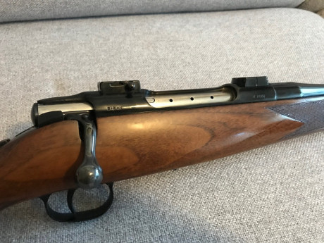 Pongo en venta mi  Sauer 90  en calibre  375 Holland and Holland. 

El estado del arma es impecable, tanto 10