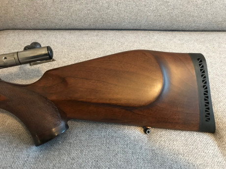 Pongo en venta mi  Sauer 90  en calibre  375 Holland and Holland. 

El estado del arma es impecable, tanto 20