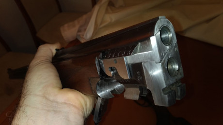hola un amigo vende un rifle express browning ccs25 calibre 9,3x74r cañones de 65cms de largo y culata 12