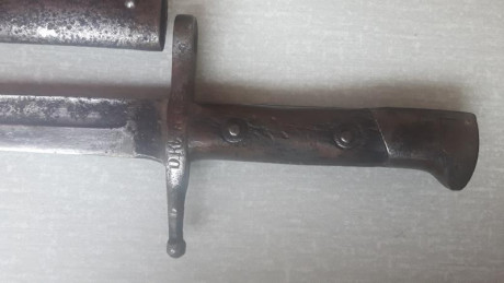 Hola compañeros: me podriais  identificar esta bayoneta, esta muy estropeada pero la tenia mi padre en 12