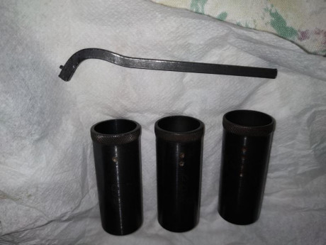 Hola. Alguien sabría reconocer a que escopeta pertenecen estos choques? Gracias y saludos. 00