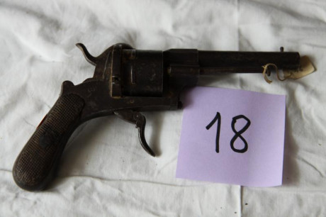 Se vende:

1 revolver retrocarga de 6 tiros.
1 revolver avancarga de 6 tiros
1 pistola tipo Derringer.

Todo 00