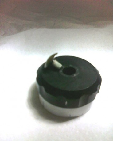 Buenas noches, acabo de tener un problema con la rueda de paralaje de un zos 10-40x50, resulta que la 00
