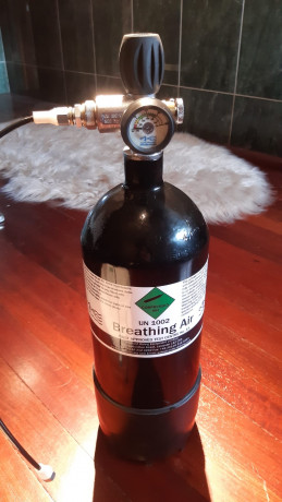 Vendo esta botella de 4 litros de capacidad a 300 bares con su estación de carga.
Fabricada en marzo 2018.
Su 02