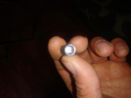 Hola, os enseño esta maquina artesanal que hizo un armero de mi pueblo fanatico del tiro y la recarga. 20