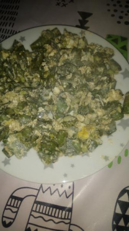 Hoy para comer acelgas hervidas y chuletón de vaca gallega vieja con seis semanas de maduración en cámara 100
