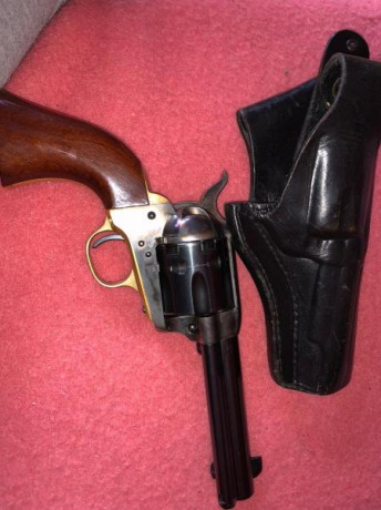 Buenas,

Cambiaria rifle marlin 30.06,por revolver avancarga, concretamente un colt.En muy buen estado.

Escucho 131