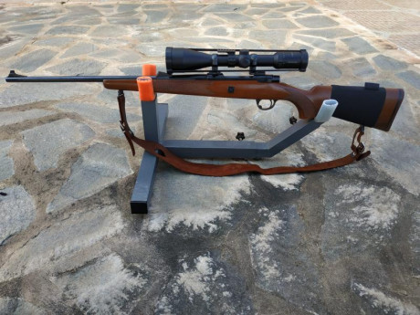 Se vende rifle de cerrojo Sabatti, en calibre 270 Winchester. Cañon de 61 cm y bases Leupold QR. El rifle 01