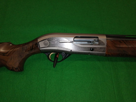 Se ofrece escopeta beretta teknys calibre 12, con canon de 71cm multichoke interior 5 chokes y llave incluido, 02