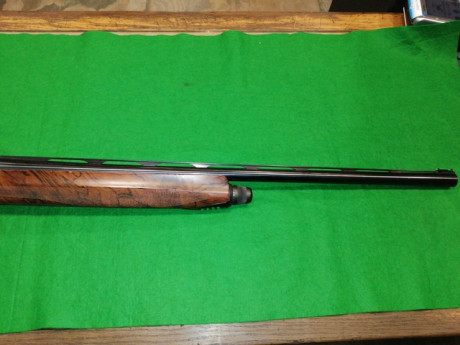 Se ofrece escopeta beretta teknys calibre 12, con canon de 71cm multichoke interior 5 chokes y llave incluido, 01