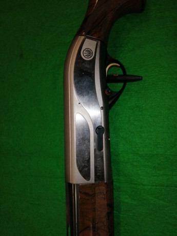 Se ofrece escopeta beretta teknys calibre 12, con canon de 71cm multichoke interior 5 chokes y llave incluido, 00