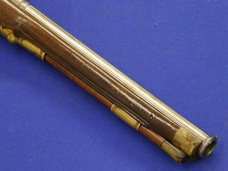 Voy a colocar unas fotos de un arma larga alemana de llave de mecha del siglo XVI. 162