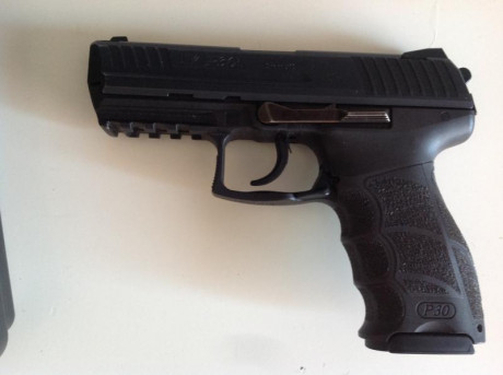 Se vende o cambia por pistola tipo 1911 de 9mm, no española, pistola H&K P30, en muy buen estado, 01