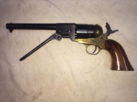 Se vende  revolver de avancarga UBERTI replica Confederation Army modelo 1862 calibre 44.  
Se trata del 01