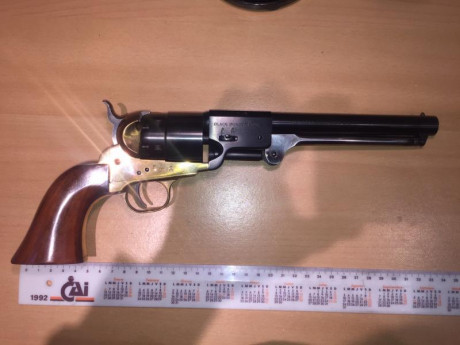 Se vende  revolver de avancarga UBERTI replica Confederation Army modelo 1862 calibre 44.  
Se trata del 10