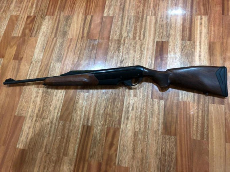 Se vende Rifle Benelli Argo  en calibre 300 WMG,  de madera y pavon en un estado muy bueno, sin Oxidos 00